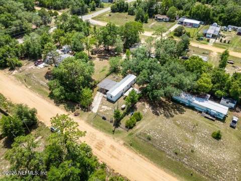 207 Milton Avenue, Interlachen FL - photo 12 of 38