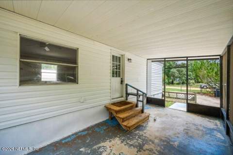 207 Milton Avenue, Interlachen FL - photo 7 of 38