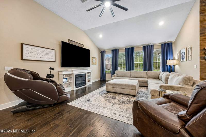 5 bedroom Single Family Residence at 36501 Shortleaf Avenue, Southern Pines, Hilliard — photo 4