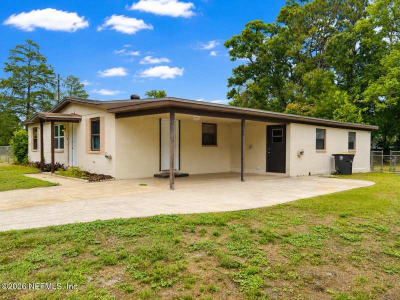 3 bedroom Single Family Residence at 6009 Verdes Road, Oak Hill, Jacksonville — photo 1