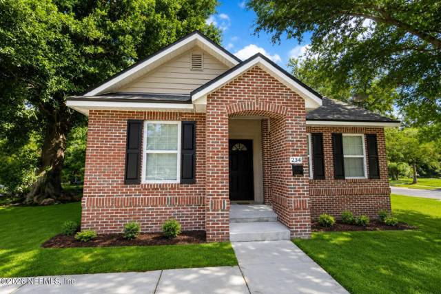 2249 W 45TH