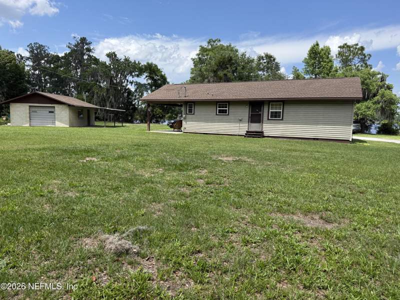1 bedroom Single Family Residence at 986 State Road 20, Metes & Bounds, Interlachen — photo 2