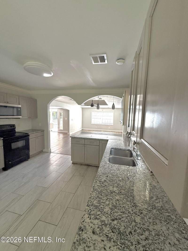 3 bedroom Single Family Residence at 10565 Bessent Road, Section Land, Jacksonville — photo 5