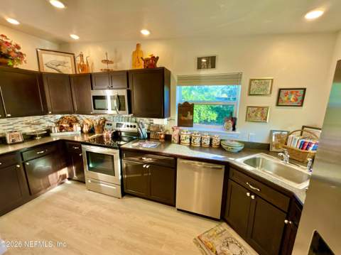529 SE 5th Avenue, Melrose FL - photo 7 of 54