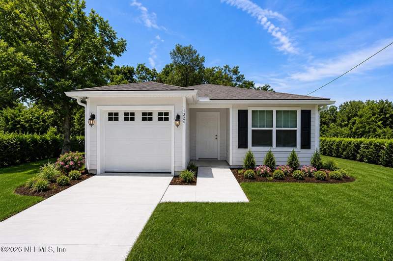 3 bedroom Single Family Residence at 3305 Thomas Street, Paxon, Jacksonville — photo 2