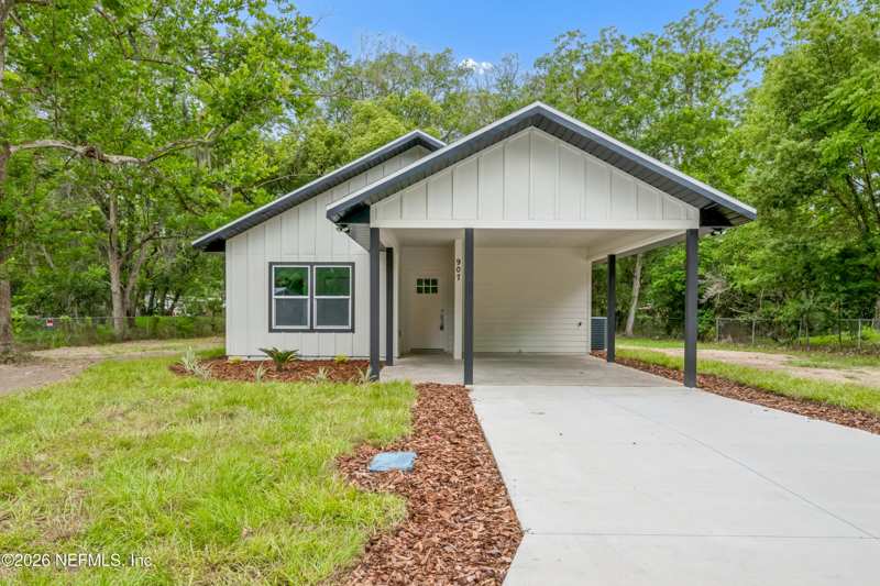 3 bedroom Single Family Residence at 907 N Thompson Street, Temples, Starke — photo 1