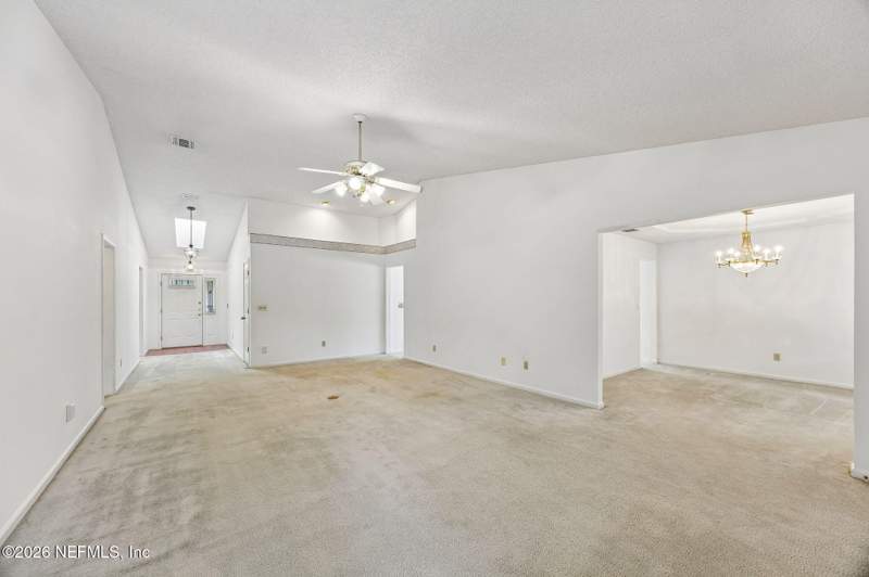 3 bedroom Single Family Residence at 8630 Charlesgate Circle, Argyle/chimney Lakes, Jacksonville — photo 5