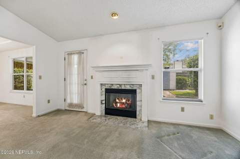 8630 Charlesgate Circle, Jacksonville FL - photo 6 of 50