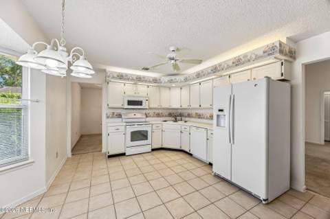 8630 Charlesgate Circle, Jacksonville FL - photo 12 of 50