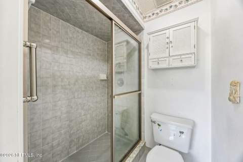8630 Charlesgate Circle, Jacksonville FL - photo 16 of 50