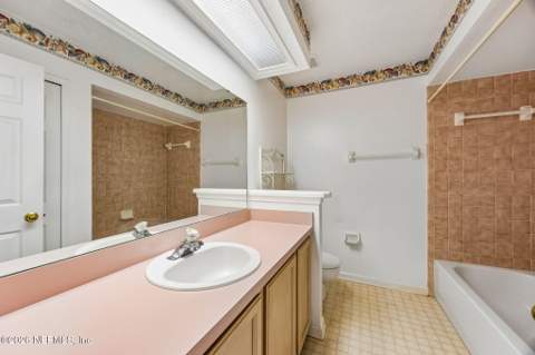 8630 Charlesgate Circle, Jacksonville FL - photo 18 of 50