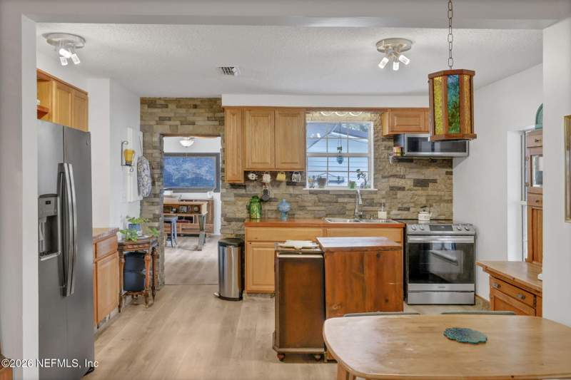 3 bedroom Single Family Residence at 6664 Woodland Drive, Pinecrest, Keystone Heights — photo 4
