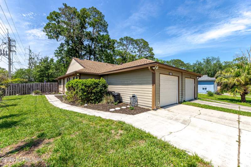 2 bedroom Townhouse at 3801 Windridge Court, Windridge, Jacksonville — photo 4