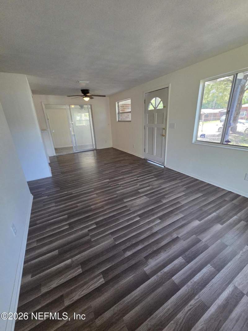 4 bedroom Single Family Residence at 4245 McDaniel Drive, Floradale, Jacksonville — photo 2