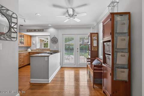 4512 Iroquois Avenue, Jacksonville FL - photo 10 of 43