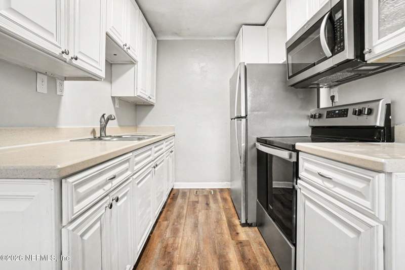 3 bedroom Single Family Residence at 6240 Elise Drive, Arlington Hills, Jacksonville — photo 4