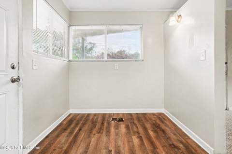 6240 Elise Drive, Jacksonville FL - photo 6 of 15