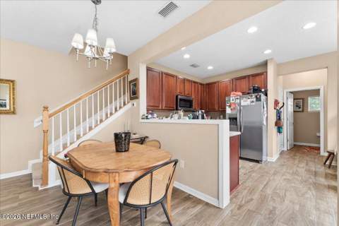 4134 Crownwood Drive, Jacksonville FL - photo 8 of 47