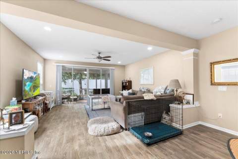 4134 Crownwood Drive, Jacksonville FL - photo 10 of 47