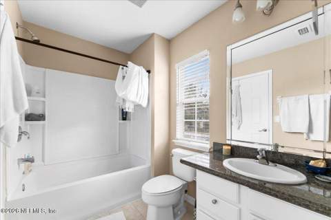 4134 Crownwood Drive, Jacksonville FL - photo 15 of 47