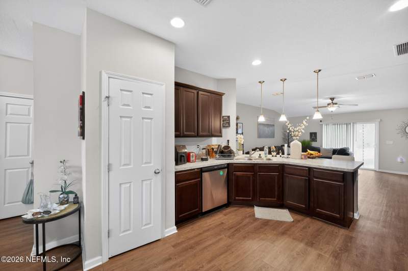 4 bedroom Single Family Residence at 2696 Anniston Road, Nottingham Forest, Jacksonville — photo 4