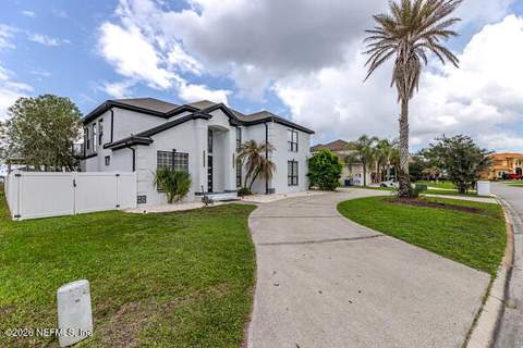 4344 Boat Club Drive, Jacksonville FL - photo 8 of 99