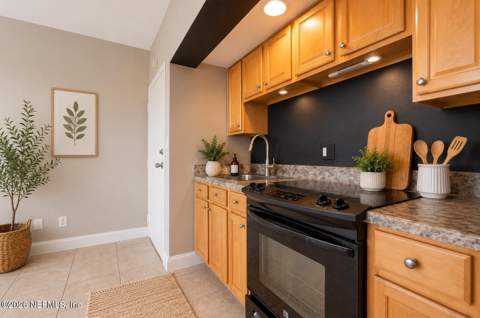 311 W Ashley Street #806, Jacksonville FL - photo 7 of 18
