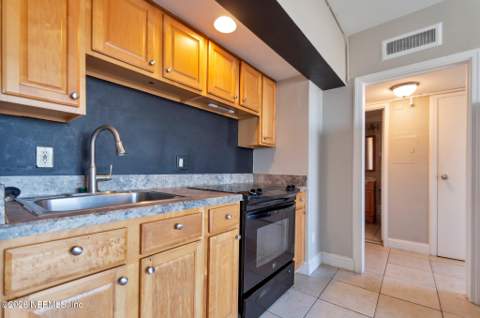 311 W Ashley Street #806, Jacksonville FL - photo 6 of 18