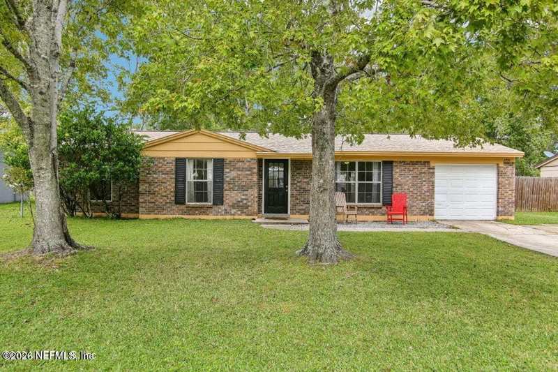 3 bedroom Single Family Residence at 2704 Tina Lane, Greenwood Estates, Middleburg — photo 1
