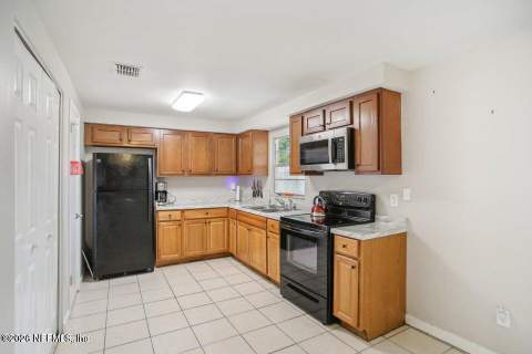2704 Tina Lane, Middleburg FL - photo 7 of 16