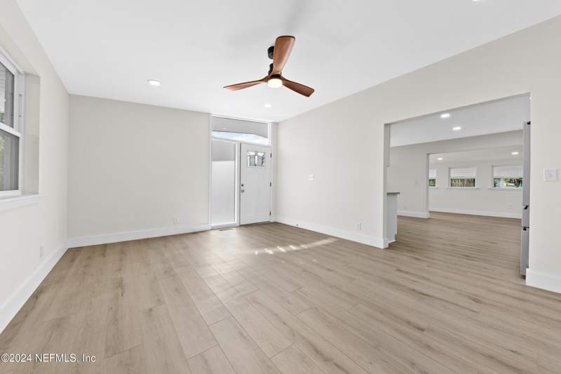 3 bedroom Single Family Residence at 6745 Laurina Place, Glynlea Park, Jacksonville — photo 4