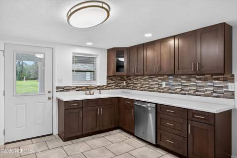 1619 Hammond Boulevard, Jacksonville FL - photo 9 of 40