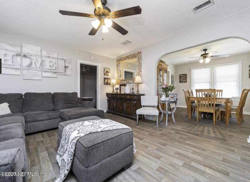 4 bedroom Single Family Residence at 325 Chestnut Drive, Pearl Court, Jacksonville — photo 5