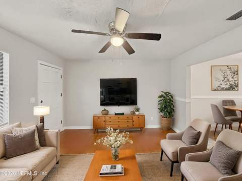 6748 Gaillardia Road, Jacksonville FL - photo 6 of 48