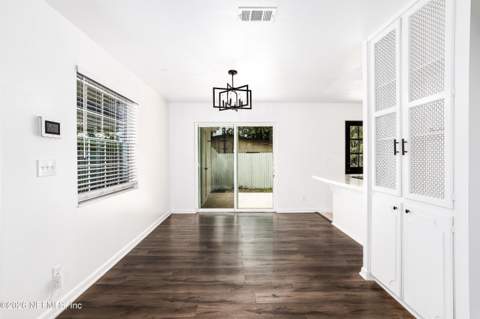 1192 Knobb Hill Drive, Jacksonville FL - photo 6 of 30