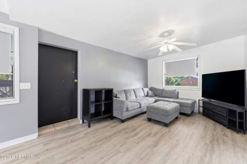 10552 Villanova Road, Jacksonville FL - photo 7 of 30