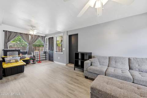 10552 Villanova Road, Jacksonville FL - photo 9 of 30