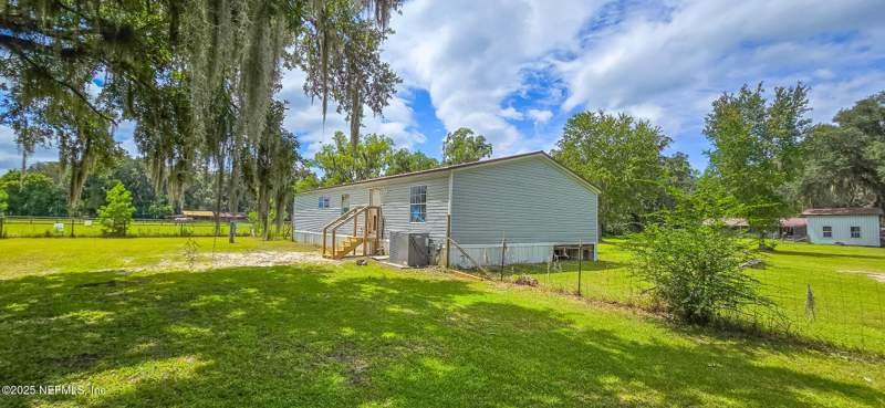 4 bedroom Manufactured Home at 11325 Young Road #Unit # 1, Dinsmore Farms, Jacksonville — photo 3