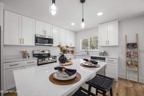 9749 Hazel Lake Drive, Jacksonville FL - photo 22 of 65