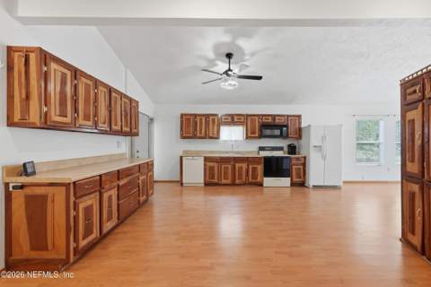 246 Azalea Avenue, Interlachen FL - photo 7 of 38