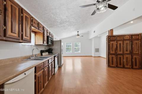 246 Azalea Avenue, Interlachen FL - photo 8 of 38