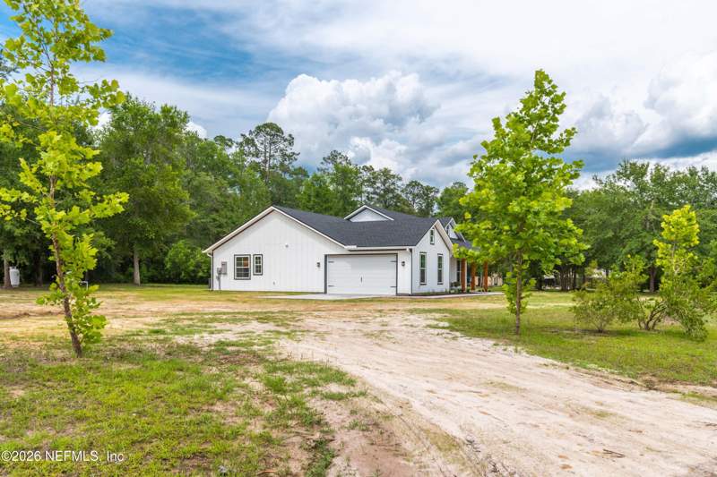 3 bedroom Single Family Residence at 8021 Yellow Pine Circle, Glen St Mary, Glen St. Mary — photo 4