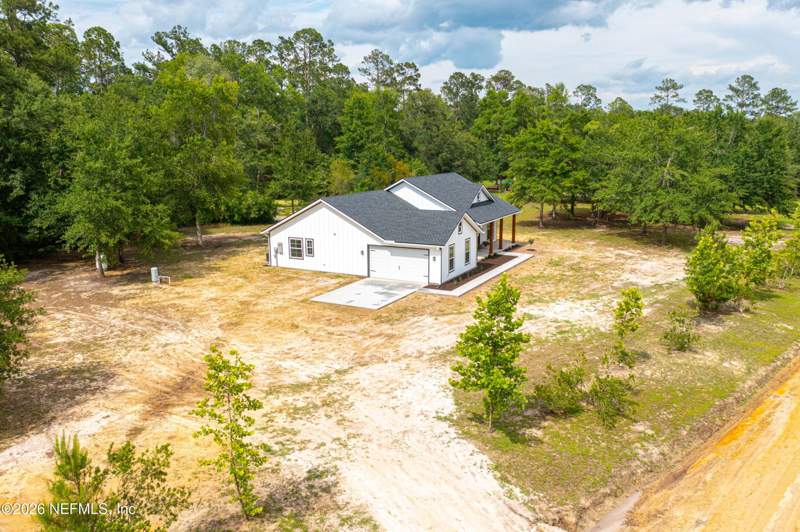 3 bedroom Single Family Residence at 8021 Yellow Pine Circle, Glen St Mary, Glen St. Mary — photo 5