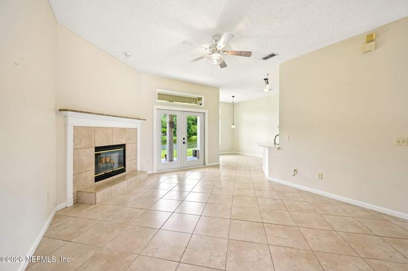 3 bedroom Single Family Residence at 392 Maplewood Drive, Julington Creek Plan, St. Johns — photo 4