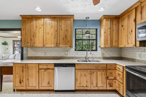 1814 Grove Park Drive, Orange Park FL - photo 13 of 46