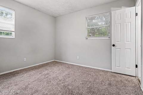 7044 Red Robin Drive, Jacksonville FL - photo 7 of 15