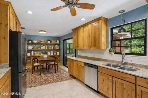 1814 Grove Park Drive, Orange Park FL - photo 16 of 46