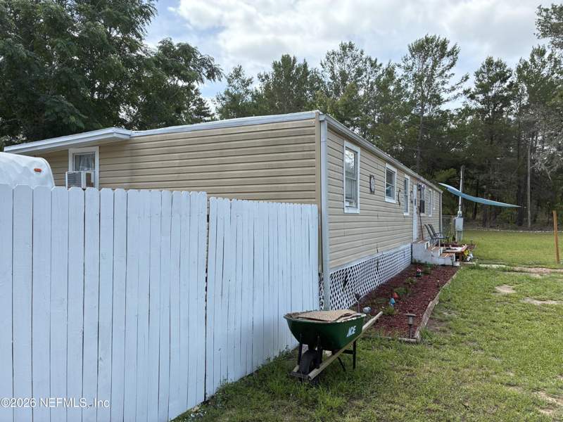 2 bedroom Manufactured Home at 214 Dove Street, Interlachen Lakes Estates, Interlachen — photo 4
