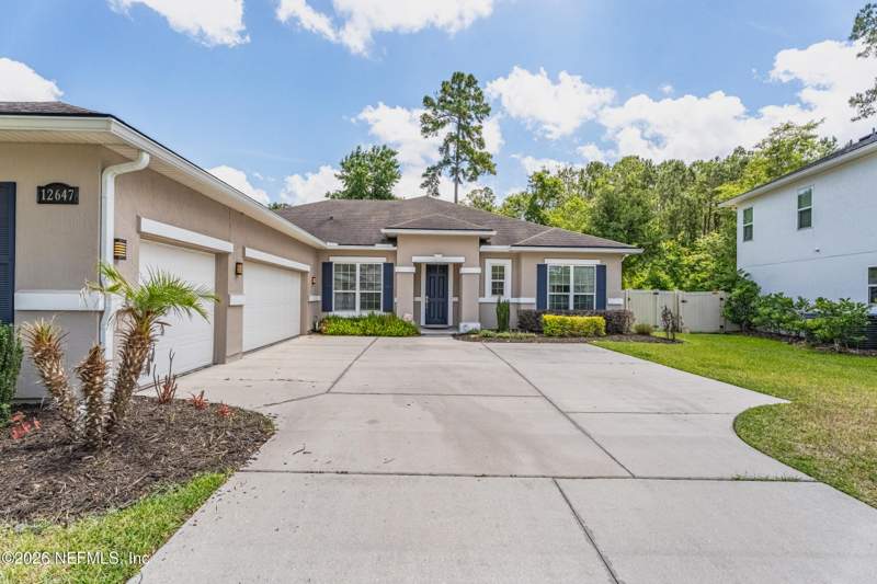 4 bedroom Single Family Residence at 12647 Julington Oaks Drive, Julington Oaks, Jacksonville — photo 4