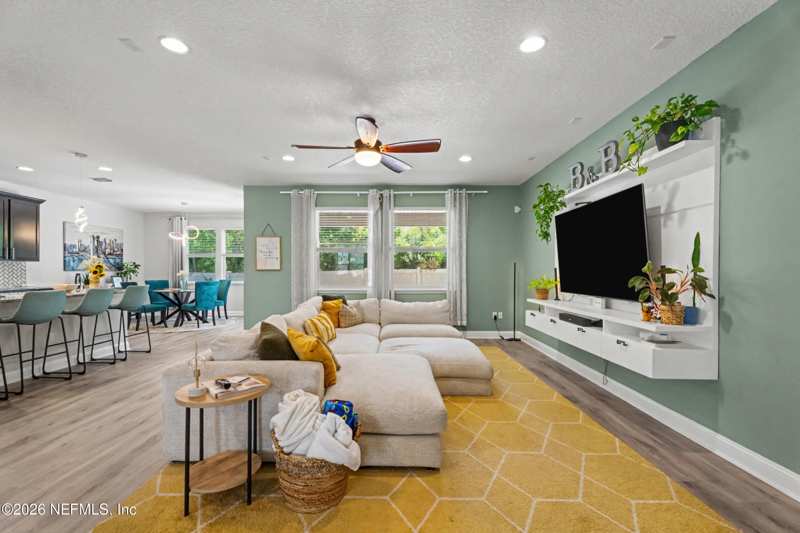 4 bedroom Single Family Residence at 12647 Julington Oaks Drive, Julington Oaks, Jacksonville — photo 1